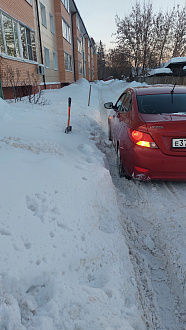помогите, машина села на снег, сцепление не работает, нужно вытащить со снега с тросом вытащить застрявшую машину Hyundai 
