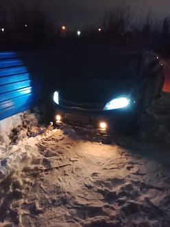 Вам застрял в садах. вытащить застрявшую машину Kia rio