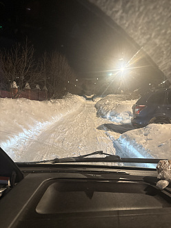 Забрали на подъемы в горку, 100 м до асфальта. вытащить застрявшую машину Газель скорая помощь