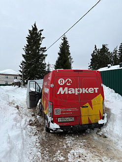 Застрял в снегу в тупике снег оказался мягким и я встрял вытащить застрявшую машину Sollers