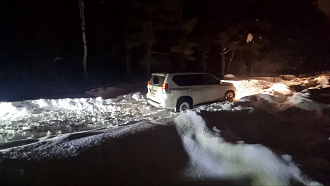 помогите, сидим на обьездной вытащить застрявшую машину Прадо 150, lk 200