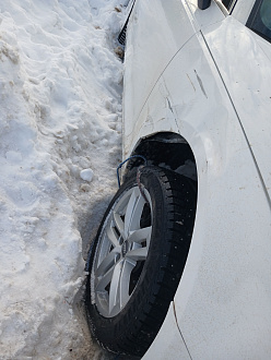 Застрял в поле сели на пузу со вчерашнего дня выехать не може. вытащить застрявшую машину Ауди а 4