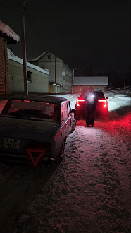 прошу помощи, машина застряла при буксировали жигули на жесткой сцепке в горку  вытащить застрявшую машину Haval 