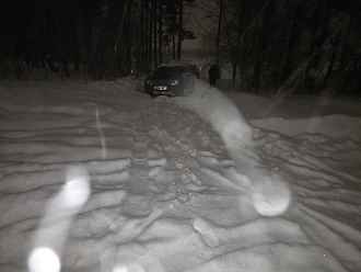 помогите, застряли 2 машины, моя рено дастер и ховер в поле вытащить застрявшую машину Renault Duster и Ховер