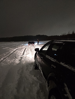 помогите пожалуйста,   вытащить застрявшую машину Нива hober h5, ехали но сейчас сели крепко доехать модно нужна лебедка или машина 