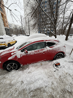 помогите, застрял на парковке двора  вытащить застрявшую машину Опель астра 