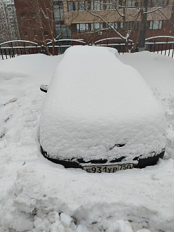 Не заводится, нужно оттащить на тросе в сервис, недалеко вытащить застрявшую машину Фиат Альбеа
