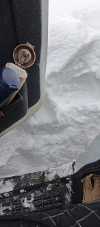 Застряли в дачном поселке.. Сзади подъём, спереди горка, в овражке.. Пробовали дернуть УАЗиком бесполезно.. Тащить около метров 50 до ровного покрытия 
Газель на борту кг 500 длина 4.20м вытащить застрявшую машину Газель