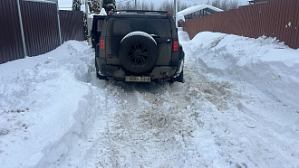 Застрял на неочищенной дороге 
Требуется вытянуть по улице вытащить застрявшую машину Hummer h3