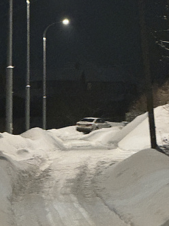 прошу помощи, лег на брюхо в кювете, нужно просто дернуть вытащить застрявшую машину Ауди 