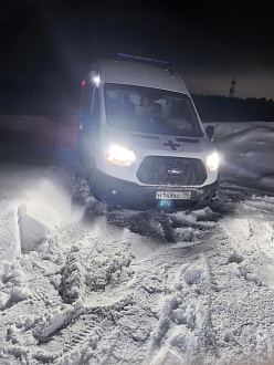 прошу помощи, бригада скорой помощи, застряли в снегу, выбраться невозможно вытащить застрявшую машину Ford Transit