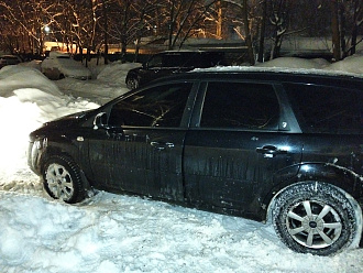 Прошу помощи, вытащить машину, сел на дно. Троса нету.  вытащить застрявшую машину Форд фокус
