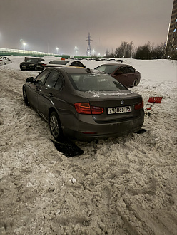 помогите пожалуйста,  застрял в снегу вытащить застрявшую машину Bmw