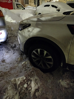 помогите пожалуйста,  застряла машина в снегу, дернуть пол метра  вытащить застрявшую машину Черри тиго 7 про макс