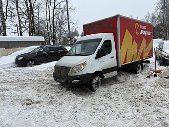 помогите, вытащить машину, застрял в калие на парковке, нужно дернуть метров 10-30 до асфальта вытащить застрявшую машину Соллерс Атлант 
