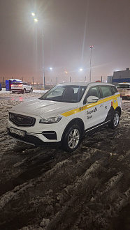 Стоянка такси в аэропорту. Сел аккумулятор. Прикурить бы.. вытащить застрявшую машину BELGEE X70