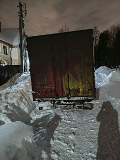 Стянуло в канаву ,тросом тянуть бесполезно стаскивает ещё больше,нужно авто с лебедкой чтобы вытянуть зад на дорогу вытащить застрявшую машину Соллерс
