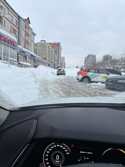 Застряли во дворах напротив кофейни вытащить застрявшую машину Hyundai sonata