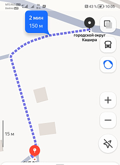 Добрый день. Есть ли у нас в Кашире и окрестностях те, кто может помочь с прокаткой последних 400 метров до дачи, заваленных снегопадом 16-20 февраля? Попытка проехать вчера в одну машину не удалась. Исходные данные — стандартный Патриот, 245/70/16 зима, давление 0,7.  Проехал метров 10-15 и понял, что если сяду вытаскивать меня будет некому. В принципе машина при таком давлении глубоко не проваливается, но трудно понять где шла дорога, а упираясь в старый бруствер уже не едет. Первый участок — был расчищен до февралских снегопадов, но достаточно узко. Второй участок (прямая улица) чистили один раз в начале января, там прокатывал свою колею, а 14-15 февраля удалось ее раскатать и утрамбовать до ширины двух колес. Исходя из пройденных мною метров — машина на стравленных 31-33 скорее всего сможет там проехать и накатать колею, снег сейчас прекрасно уплотняется. Но лучше чтобы была и вторая машина для подстраховки. Развернуться можно будет на перекрестке в конце участка 2 чере поворот направо-назад. Налево не получится — там куча жесткого снега. вытащить застрявшую машину не указано