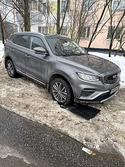Застряла на парковке в снегу вытащить застрявшую машину Geely