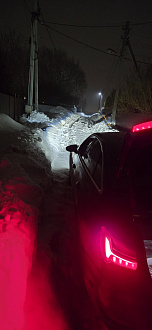 Сели на пузо на дороге. Снег рыхлый. Два колеса прокручиваются. Exceed не смог вытащить вытащить застрявшую машину Ауди а6