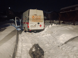 Застряла скорая проводился вытащить застрявшую машину Газель некст