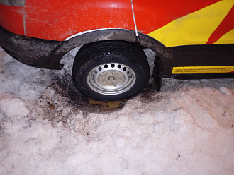 Застрял в снегу можно вытаскивать только назад вытащить застрявшую машину Форд транзит Яндекс маркете