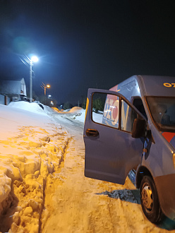 прошу помощи,  вытащить машину, снесло в сугроб  вытащить застрявшую машину Газель