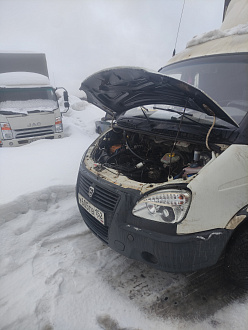 Мужики помогите пожалуйста прикурить машину, поставил новый АКБ перед поездкой, провода не взял, а АКБ за ночь сел. вытащить застрявшую машину Газель