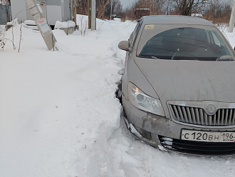 30 метров до жёсткого. вытащить застрявшую машину Skoda octavia.