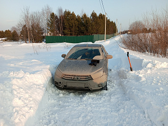 Застрял в населённом пункте. вытащить застрявшую машину Лада веста.