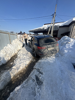 прошу помощи, вытащить машину  вытащить застрявшую машину Ауди Q5