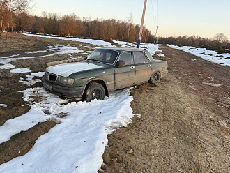прошу помощи, вытащить авто ( застрял в яме ) в частном секторе, буквально 1.5 метра до дороги  вытащить застрявшую машину Газ 