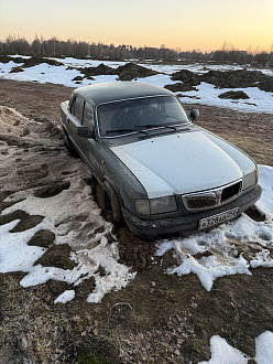 прошу помощи, вытащить авто ( застрял в яме ) в частном секторе, буквально 1.5 метра до дороги  вытащить застрявшую машину Газ 
