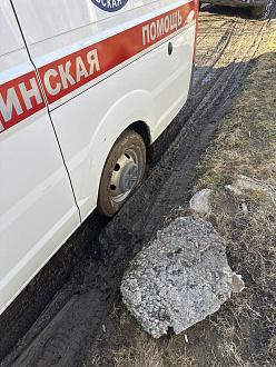 Застряли ехав на вызов, дорога СНТшная, застряла задняя часть оси колес в грязи. вытащить застрявшую машину Газель НН (Скорая МП)