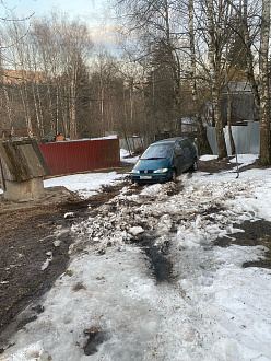 помогите, застряла машина, дернуть до асфальта 15 метров, по склону, буксировочный трос есть, вознаграждение за помощь вытащить застрявшую машину Фольксваген 