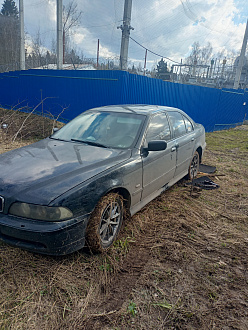 Застрял в грязи на даче, метров 20 до асфальта вытащить застрявшую машину БМВ