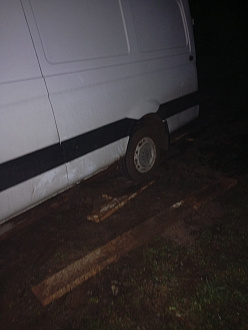 помогите пожалуйста,   вытащить застрявшую машину Соллерс атлант