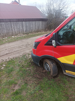 Застрял на въезде к дому вытащить застрявшую машину Ford transit