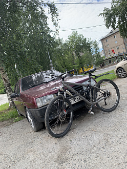 Колесо спустило, нужен компрессор. Авто на парковке вытащить застрявшую машину Ваз 