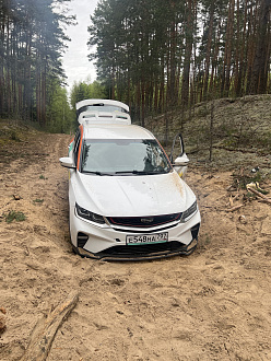 помогите по-братски, или хотя бы лопату привезите, номер    вытащить застрявшую машину Марка автомобиля джелли.