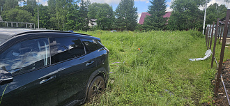 Застрял на своём участке в топе. вытащить застрявшую машину Geely атлас.