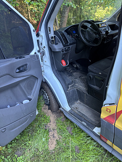 прошу помощи,  вытащить застрявшую машину Ford Transit