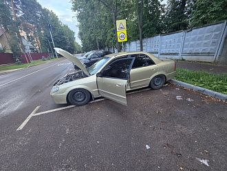 В городе не заводится машина, стою на парковке. вытащить застрявшую машину Мазда протеже.