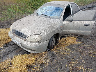 прошу помощи, машина буксует посреди дороги в поле, не могу выехать. Помогите пожалуйста  вытащить застрявшую машину Chevrolet lanos