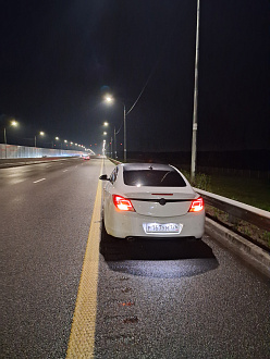 прошу помощи, нужно накачать колесо вытащить застрявшую машину OPEL