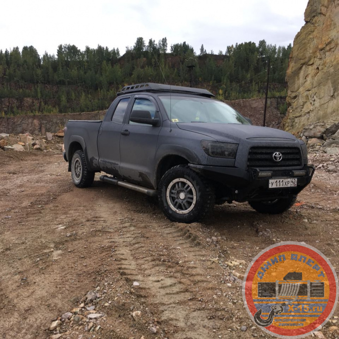 TOYOTA TUNDRA Новосибирск